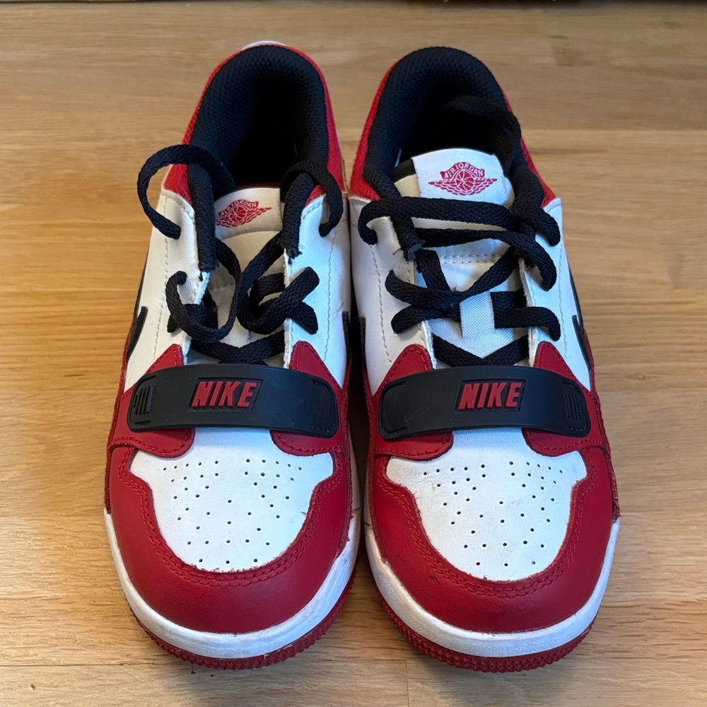 Nike Boys Sneakers
Black, Red and White
Air Jordan
